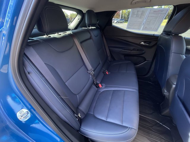 Used 2023 Chevrolet Bolt EUV LT w/ Convenience Package FWD image 25