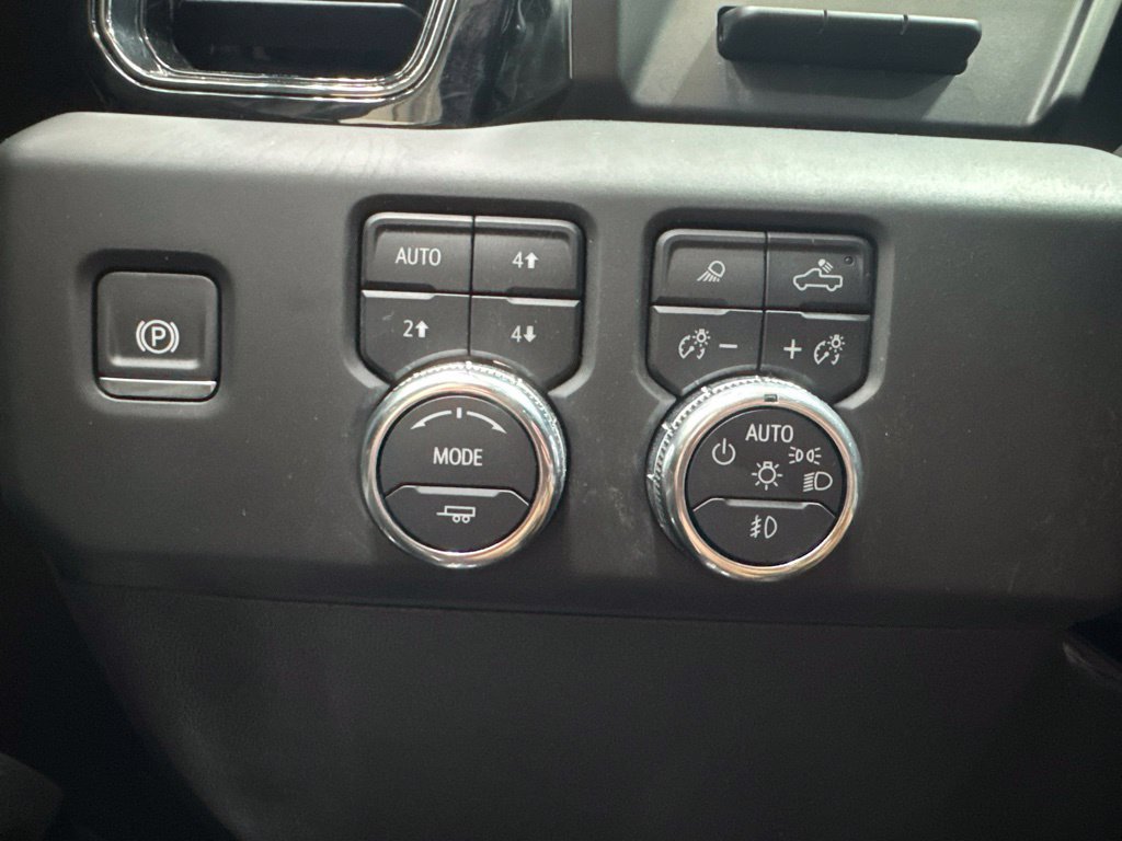 Used 2025 GMC Sierra 1500 AT4 w/ AT4 Premium Package AWD/4WD image 24