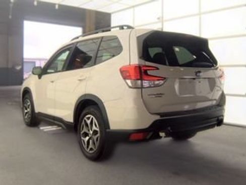 Used 2022 Subaru Forester Premium AWD/4WD image 4