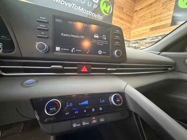 Certified 2023 Hyundai Elantra SEL w/ Preferred Accessory Package FWD image 21
