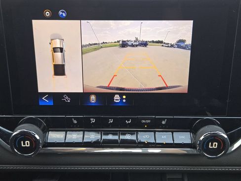 Used 2023 Chevrolet Colorado LT w/ LT Convenience Package III AWD/4WD image 13