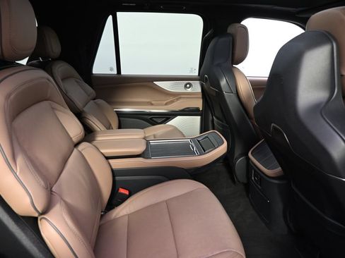 New 2026 Lincoln Navigator L Black Label AWD/4WD image 18