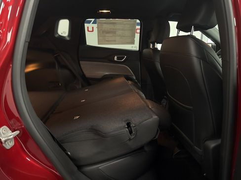New 2025 Jeep Compass Latitude image 33