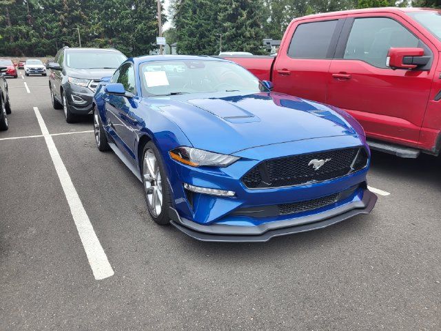 Used 2022 Ford Mustang GT Premium w/ Equipment Group 401A RWD image 2