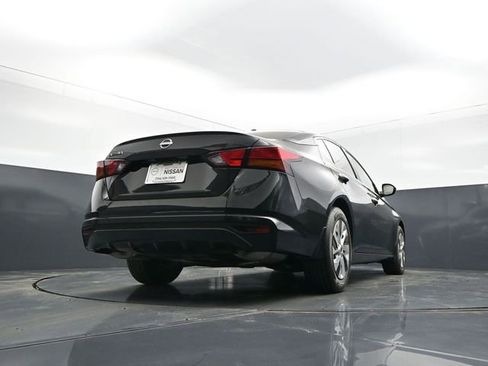 Used 2025 Nissan Altima 2.5 S FWD image 31