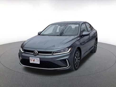 Used 2025 Volkswagen Jetta SE image 7