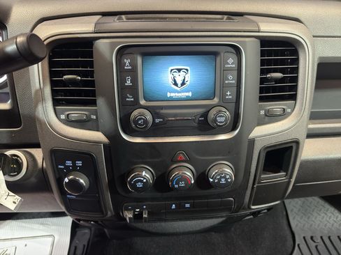 Used 2018 RAM 2500 Tradesman w/ Chrome Appearance Group AWD/4WD image 18