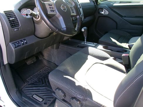 Used 2019 Nissan Frontier PRO-4X image 14