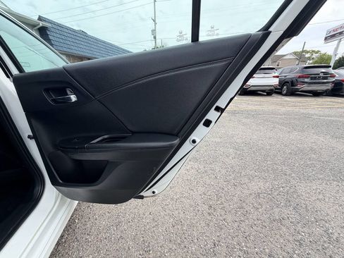 Used 2017 Honda Accord Sport image 49