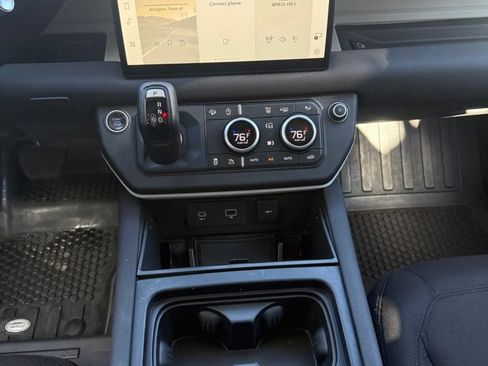 Used 2022 Land Rover Defender 110 AWD/4WD image 57