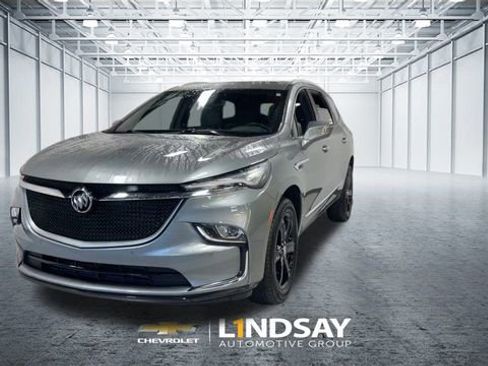 Used 2023 Buick Enclave Essence w/ Sport Touring Edition image 5