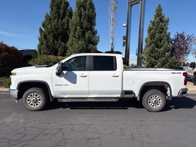 Used 2025 Chevrolet Silverado 2500 LT w/ Convenience Package AWD/4WD image 3