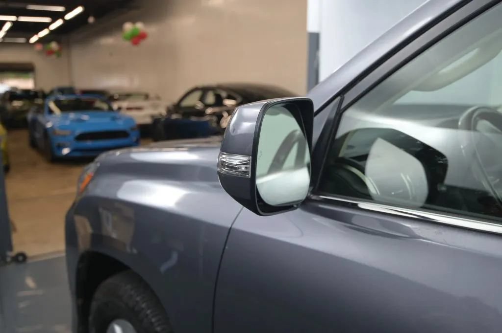 Used 2018 Lexus GX 460 Premium w/ Premium Package AWD/4WD image 12