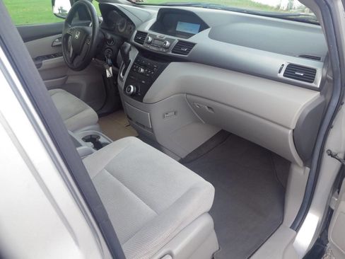 Used 2011 Honda Odyssey EX image 17