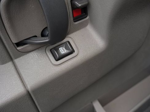 Used 2016 Chevrolet Express 3500 Extended RWD image 17
