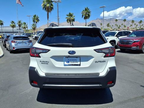 Used 2025 Subaru Outback Premium AWD/4WD image 11