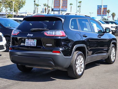 Used 2019 Jeep Cherokee Latitude w/ Popular Appearance Group FWD image 4