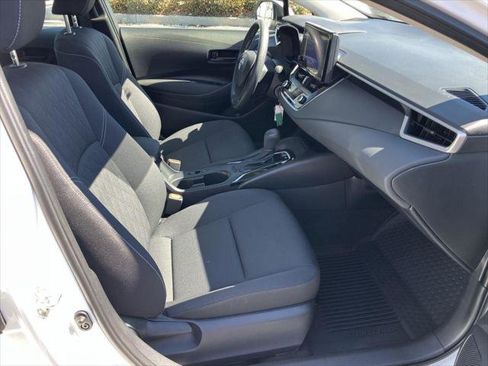 Certified 2025 Toyota Corolla LE image 30