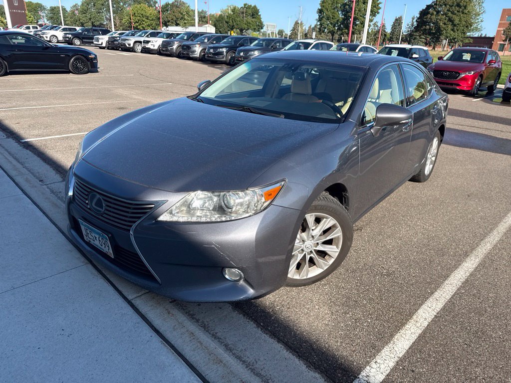 Used 2013 Lexus ES 300h w/ Luxury Pkg FWD image 4