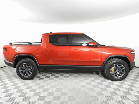 Used 2022 Rivian R1T Adventure image 4