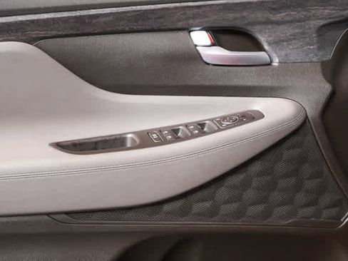 Used 2019 Hyundai Santa Fe SEL image 6