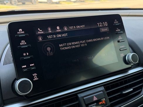 Used 2018 Honda Accord Sport image 19