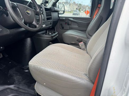 Used 2014 Chevrolet Express 1500 image 19