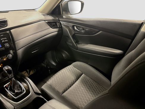 Used 2017 Nissan Rogue SV image 25