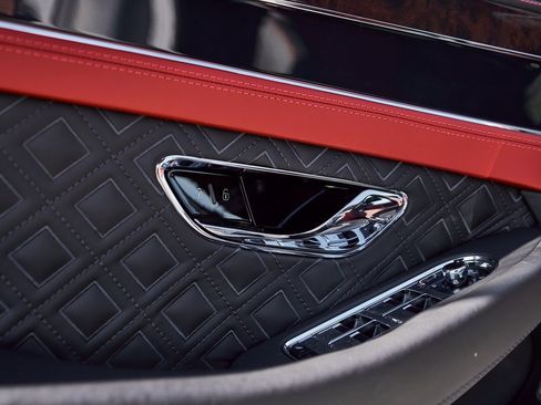 Used 2023 Bentley Continental GT Azure image 29