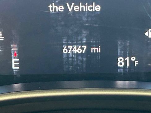 Used 2024 Chrysler Pacifica Touring-L FWD image 44