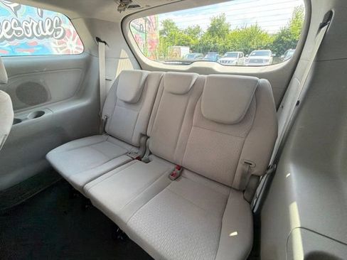 Used 2018 Kia Sedona LX FWD image 21