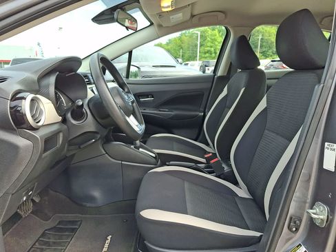 Used 2021 Nissan Versa SV FWD image 14