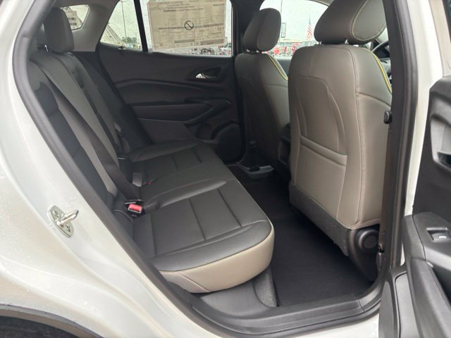 New 2026 Chevrolet Trax ACTIV w/ Sunroof Package FWD image 14