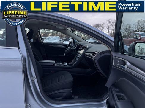 Used 2020 Ford Fusion SE image 36