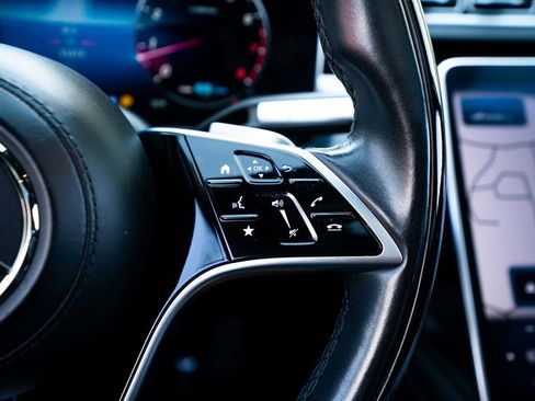 Used 2022 Mercedes-Benz S 500 4MATIC w/ AMG Line Package image 34