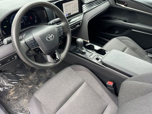 Used 2025 Toyota Camry LE FWD image 7