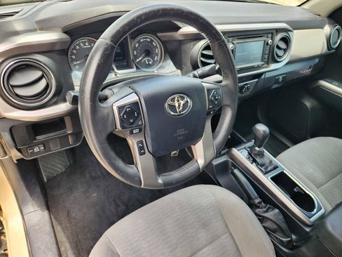 Used 2016 Toyota Tacoma SR5 w/ Towing Package RWD image 2