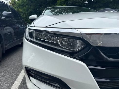 Used 2018 Honda Accord EX image 6