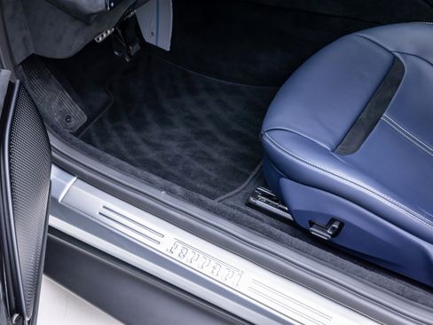 Used 2023 Ferrari Roma image 34