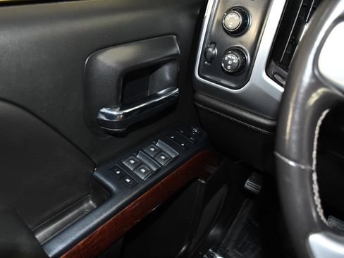 Used 2018 GMC Sierra 1500 SLE w/ SLE Value Package AWD/4WD image 30