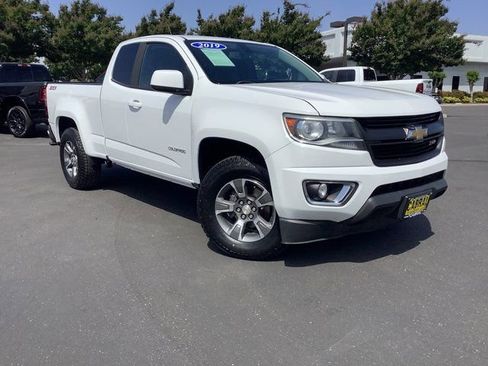 Used 2019 Chevrolet Colorado Z71 image 2