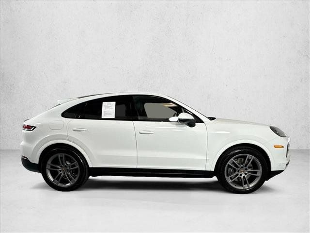 Certified 2025 Porsche Cayenne Coupe AWD/4WD image 8