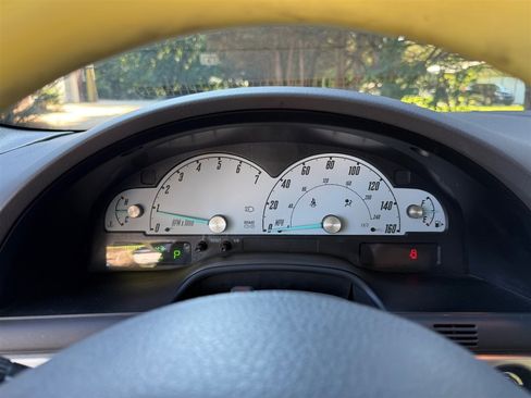 Used 2002 Ford Thunderbird image 55