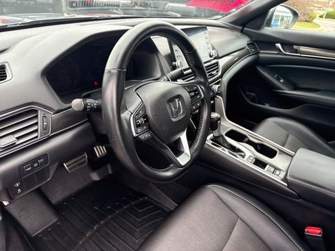 Used 2018 Honda Accord Sport image 13