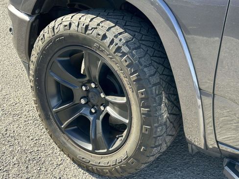 Used 2022 RAM 1500 Laramie w/ Sport Appearance Package image 9