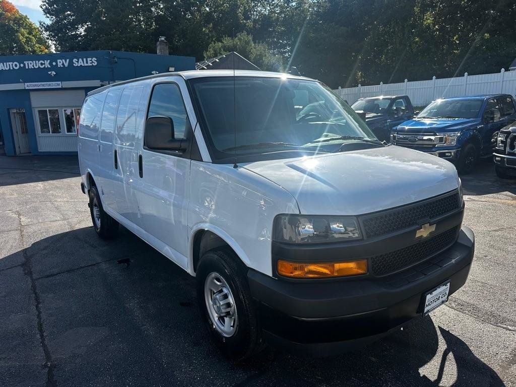 Used 2021 Chevrolet Express 2500 w/ Driver Convenience Package RWD image 6