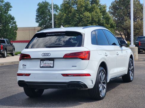 Used 2024 Audi Q5 2.0T Premium w/ Summer of Audi Package AWD/4WD image 2