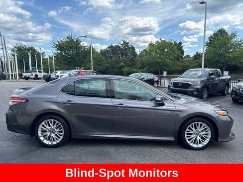 Used 2019 Toyota Camry XLE w/ Navigation Package FWD image 8