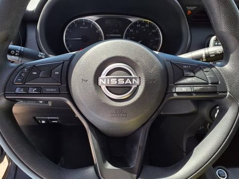 Used 2025 Nissan Kicks Play S FWD image 9