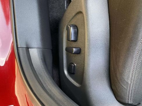 Used 2019 Nissan Rogue SV image 15